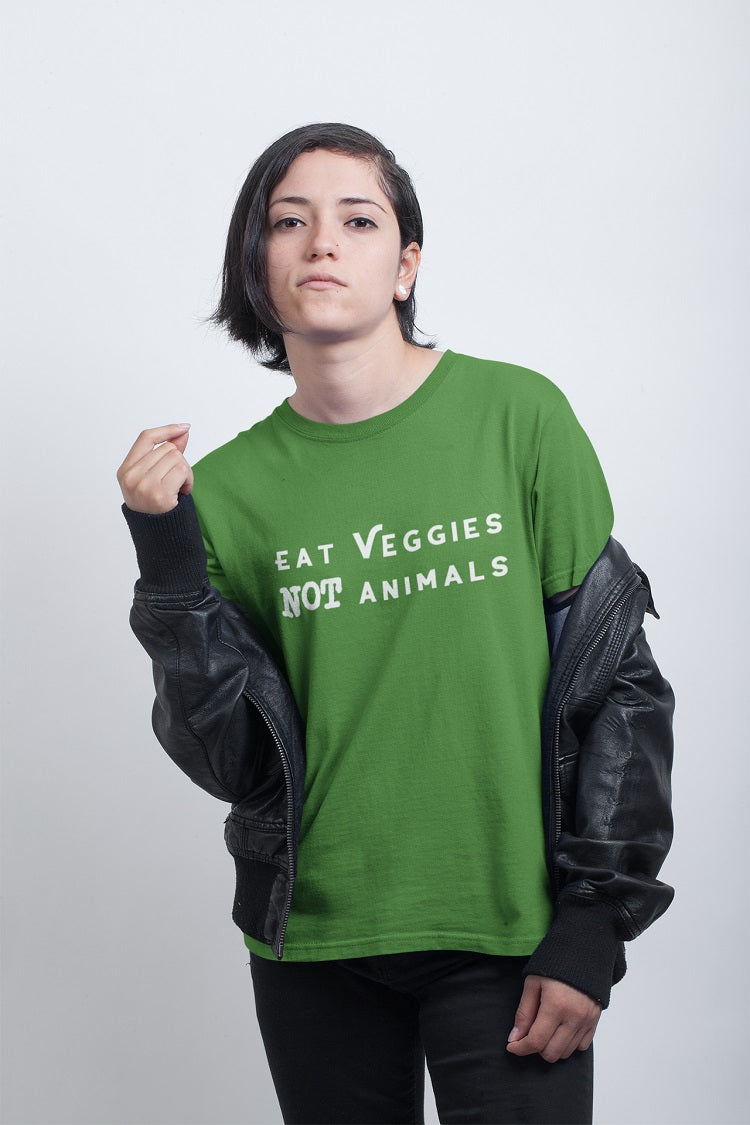 Eat veggies not animals T-shirt - Urbantshirts.co.uk