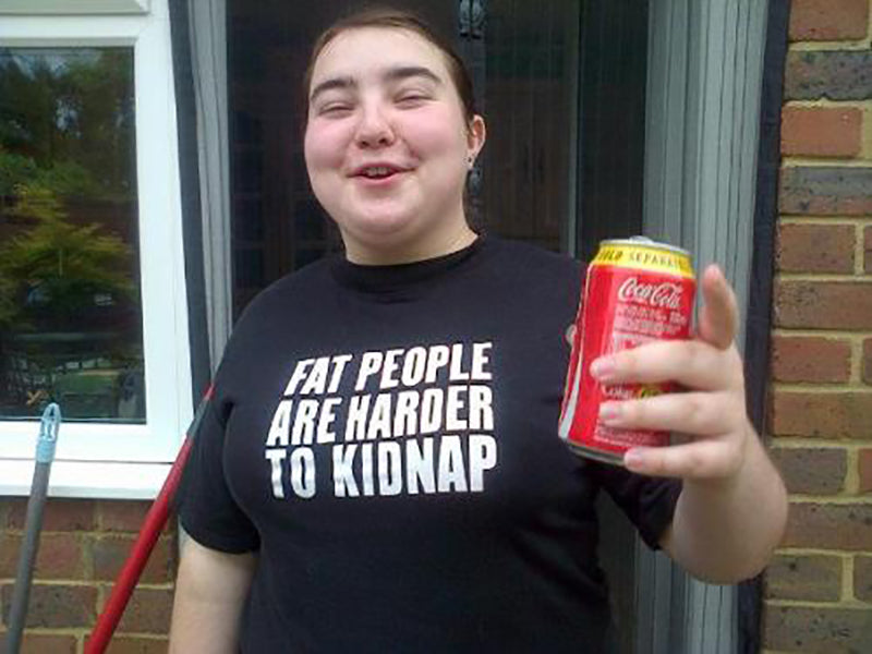 Fat people are harder to kidnap T-shirt - Urbantshirts.co.uk